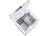 interior congelador horizontal Hisense 95 L con cesta